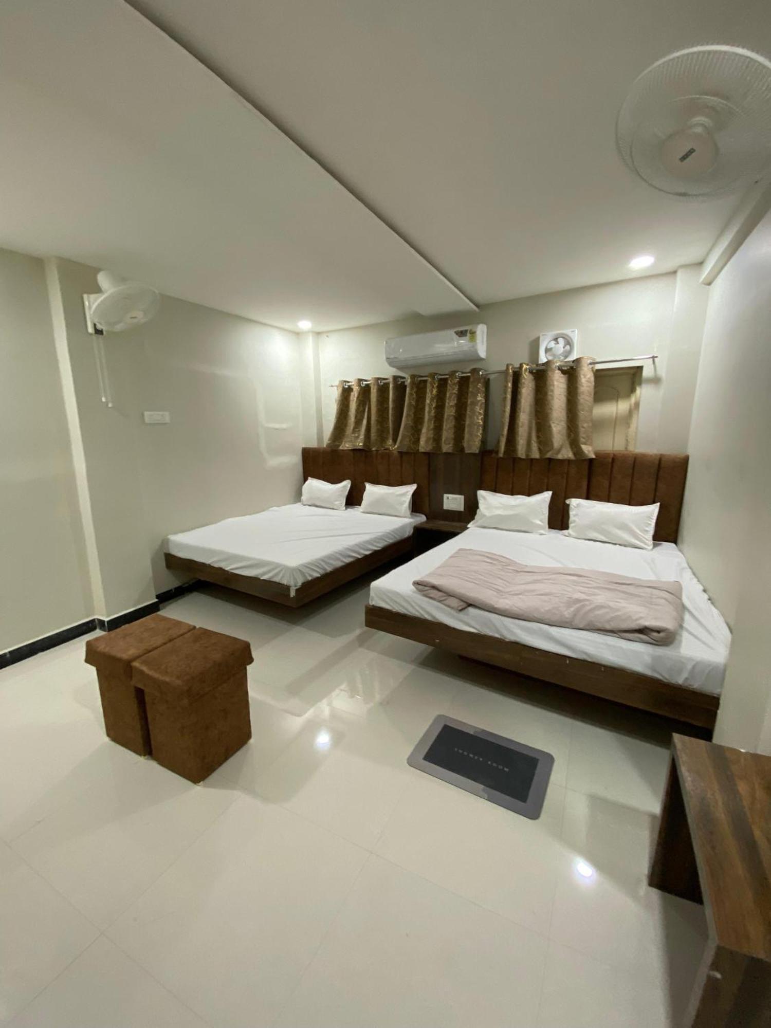 Hotel Super Palace Ujjain Extérieur photo