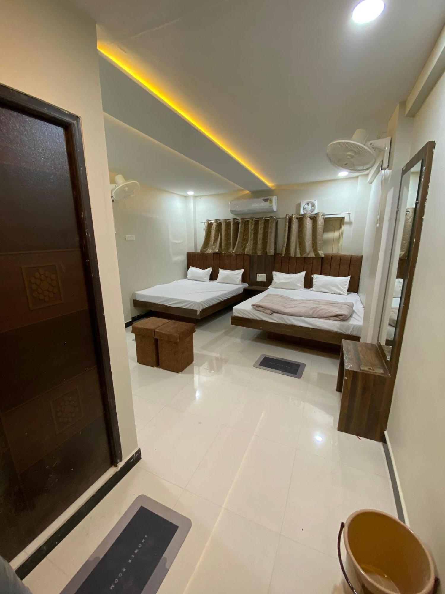 Hotel Super Palace Ujjain Extérieur photo