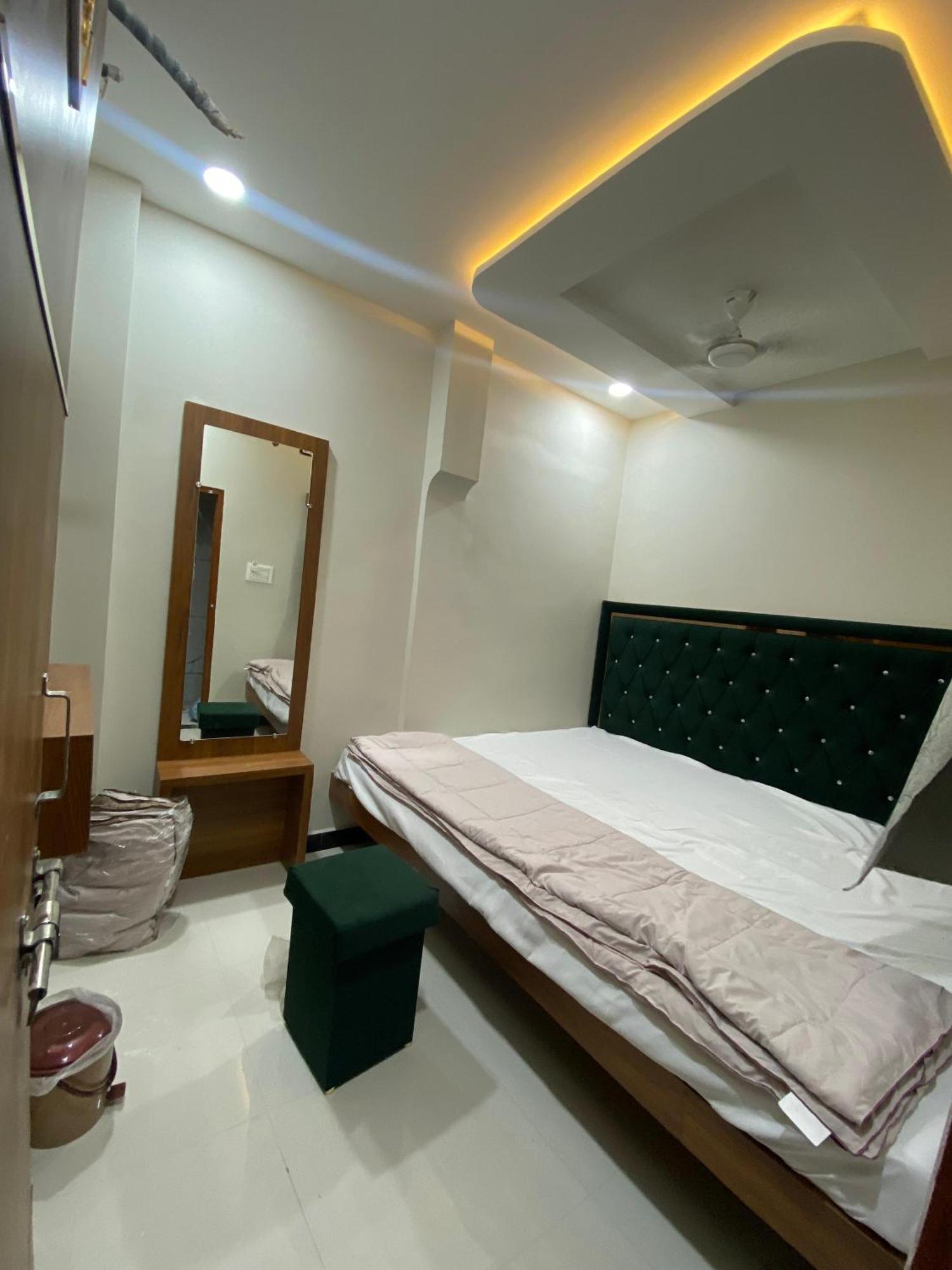 Hotel Super Palace Ujjain Extérieur photo